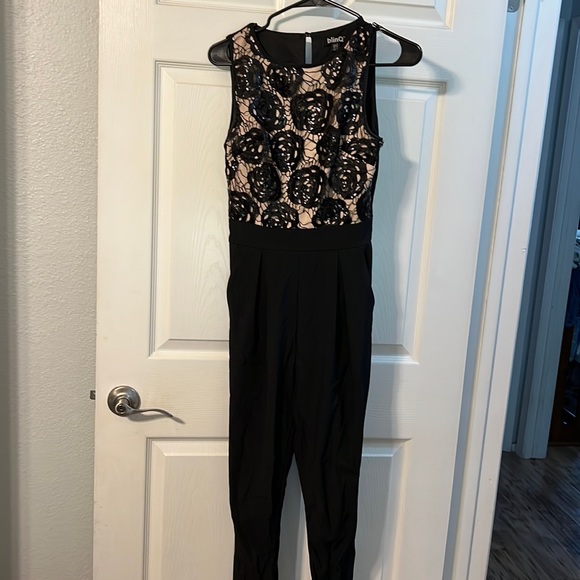 Adorable dressy pant jumpsuit with pockets. - Picture 1 of 5